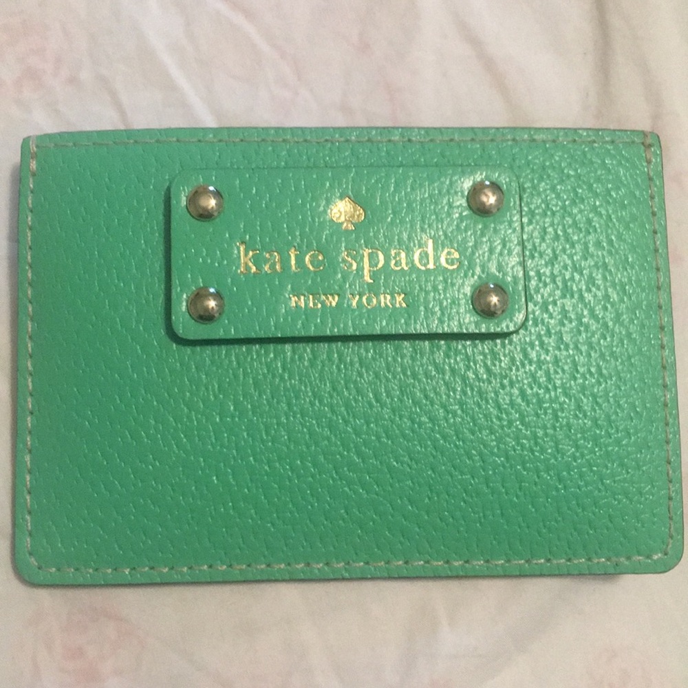NWT Kate Spade card case in Budgreen